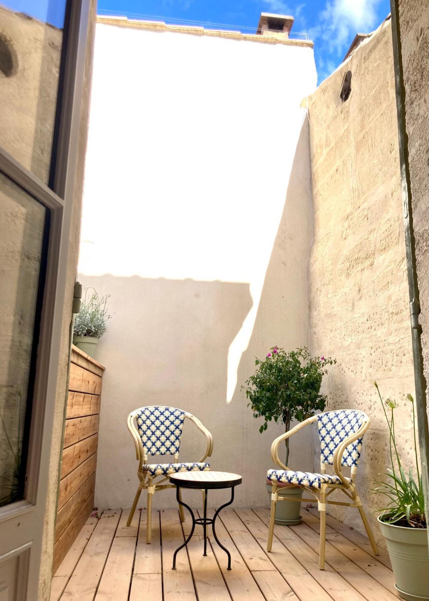 Le Petit Avignon - Chambres & Appartement A Deux Pas Du Pont D'Avignon Et Du Palais Des Papes Pokój zdjęcie